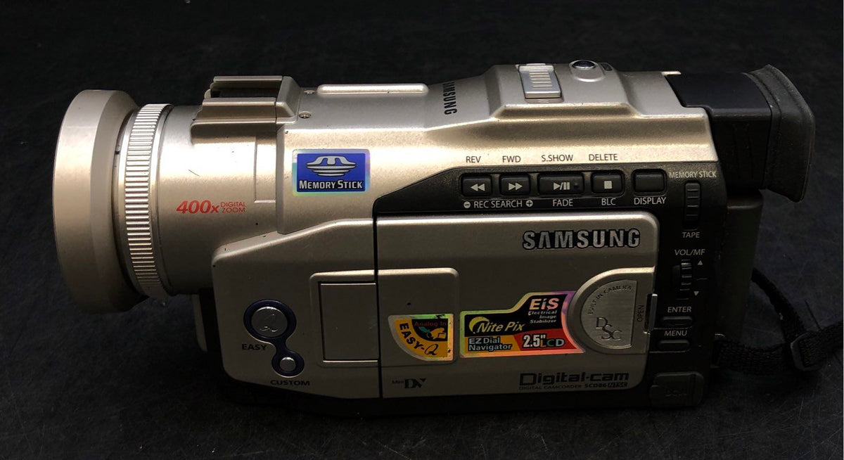 Samsung SCD86 400X Digital Zoom 2.5 Inch LCD Camcorder With Accessories