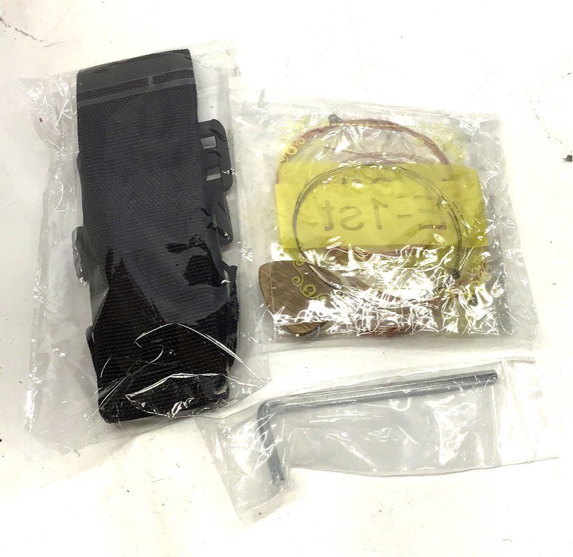 FT-221 6-String Cutaway Acoustic Guitar Natural Finish with Gig Bag & Extras