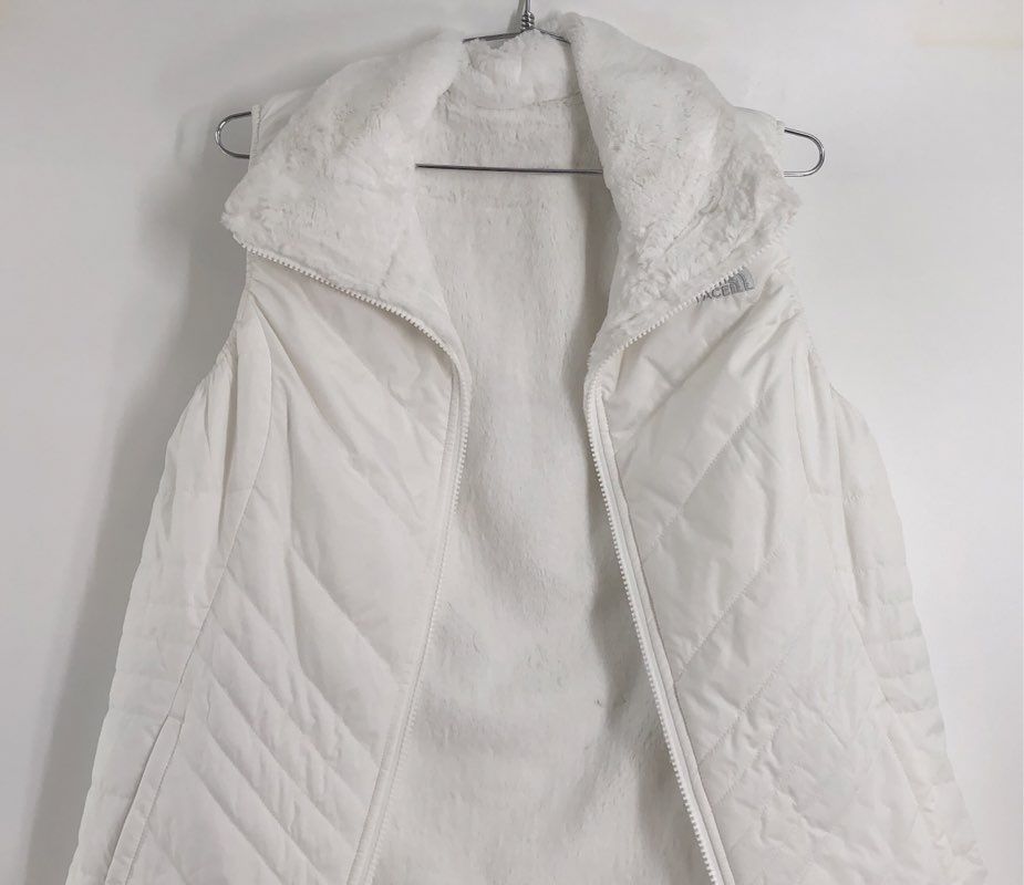 The North Face Women&#39;s White Full-Zip Reversible Vest - Size Medium