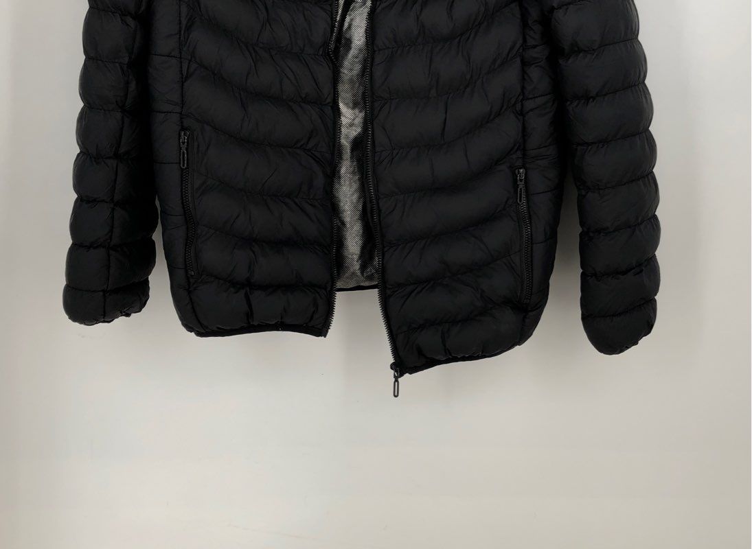 Men&#39;s Black Full-Zip Puffer Jacket Size Measured