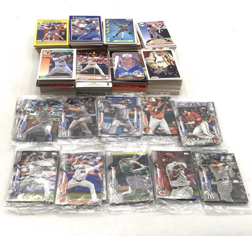 4.3 lbs. Lot of Baseball MLB Cards. Medium Box, Unsorted