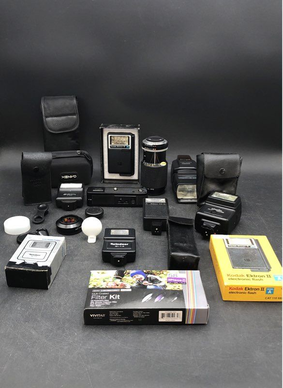 Windsor Nikon Minolta Digital Concepts Kodak Camera Flash & Accessories Lot