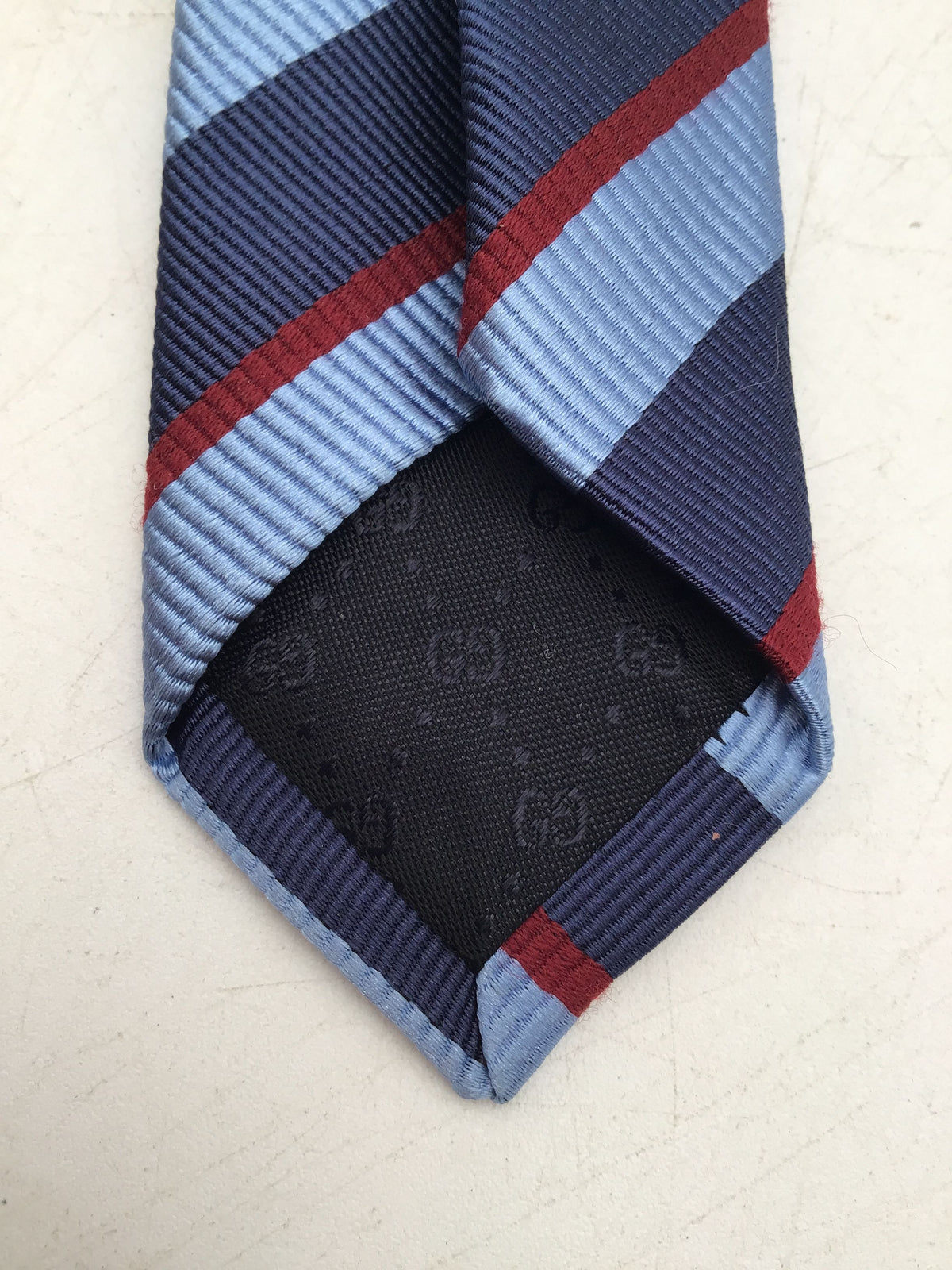 Gucci Men&#39;s Blue Red Pointed Tie With COA