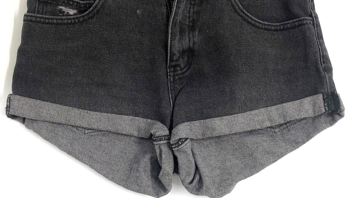 Billabong Women's Black Wash Distressed Frayed Cuffed Denim Shorts Sz 27