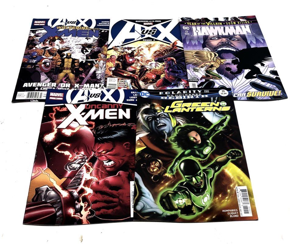 Comic Book Lot Marvel DC 2010s Modern Age Superhero Approximately 20 Comics