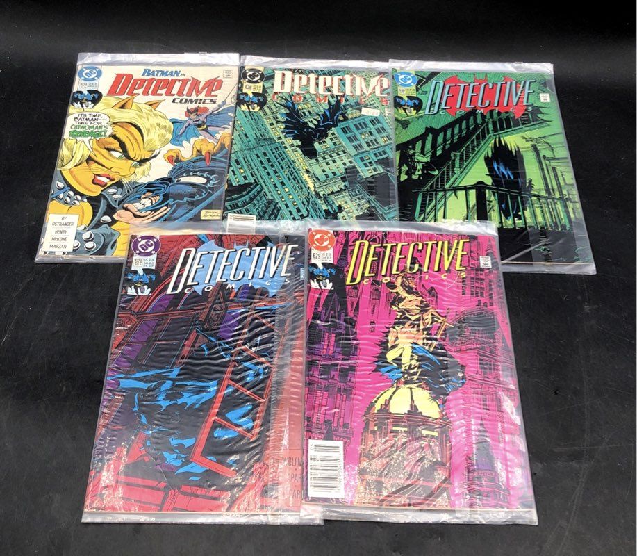 DC Comic Lot 1980s-1990s Batman Detective Comics Approximately 25