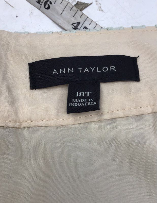 Ann Taylor Women's Light Blue Geometric Eyelet Pencil Skirt Sz 18T