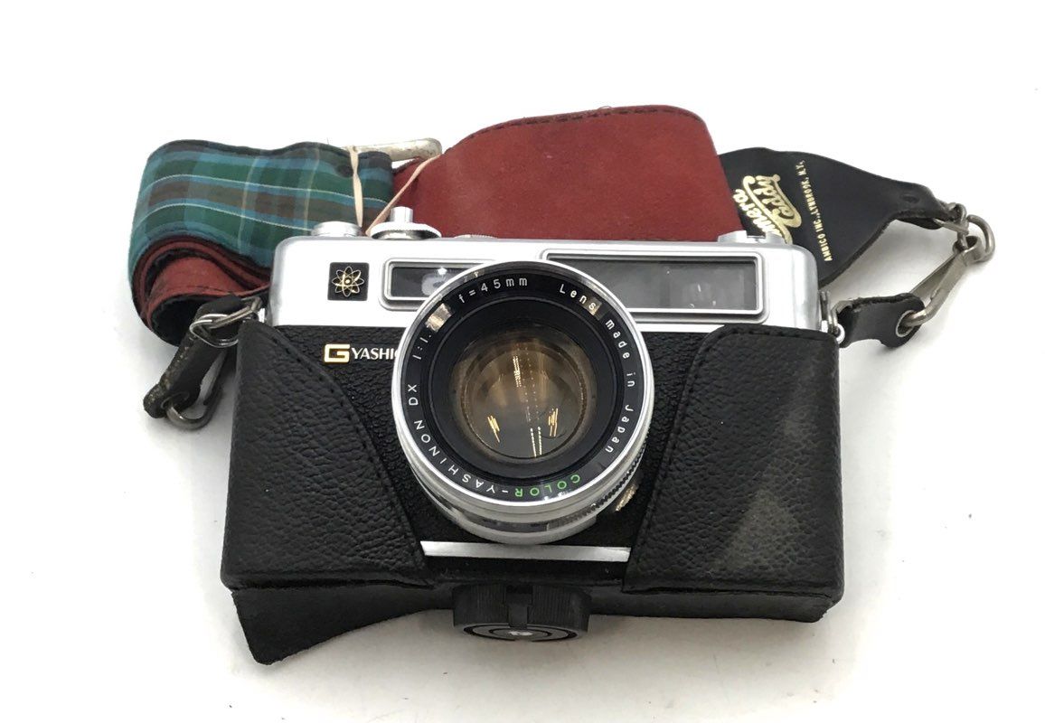 Vintage Yashica Electro 35 35mm Rangefinder Film Camera 45mm f/1.7 Lens
