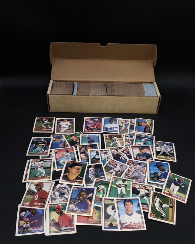 24.66 lbs. Lot of Baseball MLB Cards. Medium Box, Unsorted