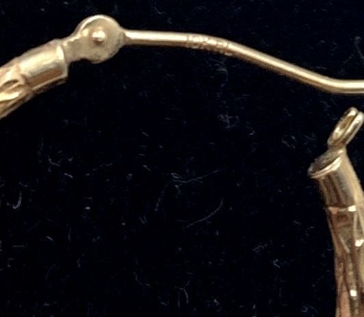 Terrific 10K Yellow Gold Hoop Earrings 0.86g