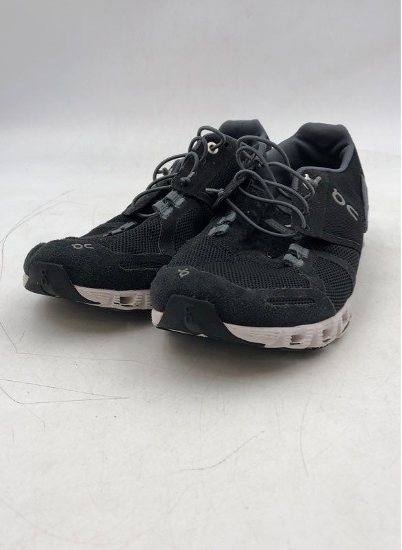 On Cloud Women&#39;s Black Athletic Shoes - Size 8.5