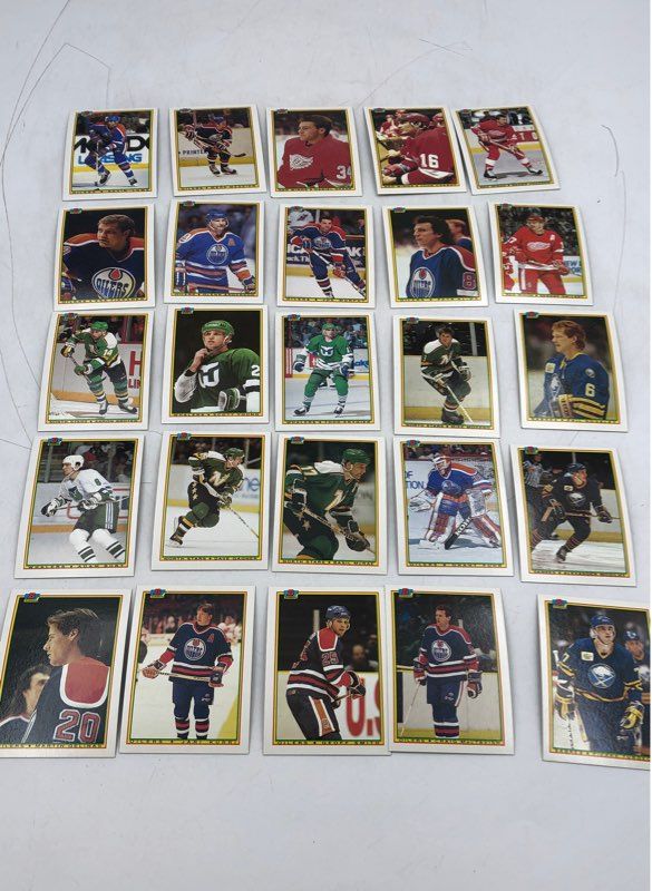 3.4 lbs. Lot Of Ice Hockey NHL Cards. Medium Box, Unsorted