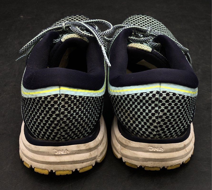 Brooks Women's Revel Green Athletic Shoes - Size 8.5