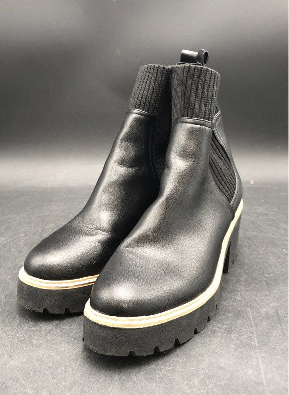 Dolce Vita Women's Black Ankle Boots - Size 5.5