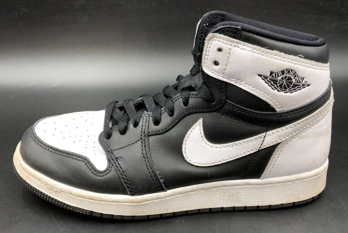 Nike Jordan 1 Retro High OG GS Boys' 'Black White 2.0' Sneakers - Sz 6.5Y (+COA)