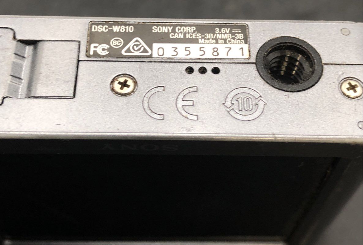 Sony Cyber-shot DSC-W810 20.1MP Digital Compact Camera 6x Zoom w/ Cable