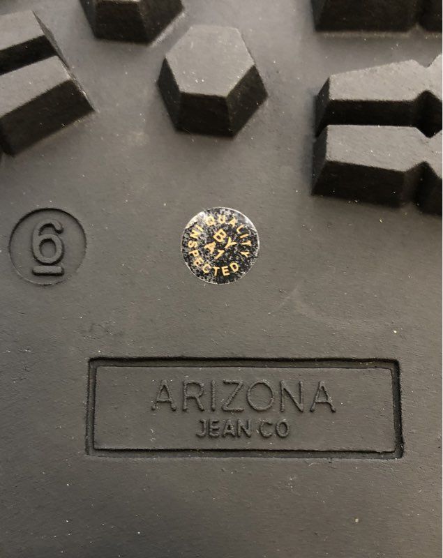 Arizona Jean Co. Platform Lug Sole Chelsea Boots Black Women's NWT Size 6