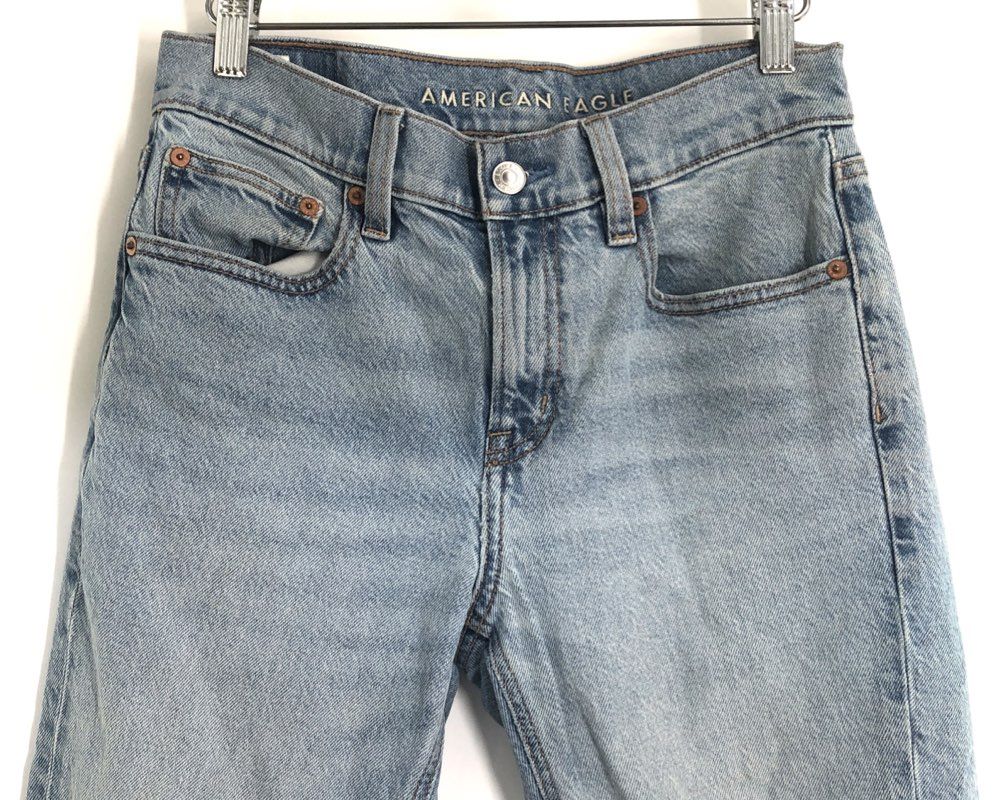 American Eagle Women's Light Wash Distressed High Rise Stretch Jeans Sz 2 Short