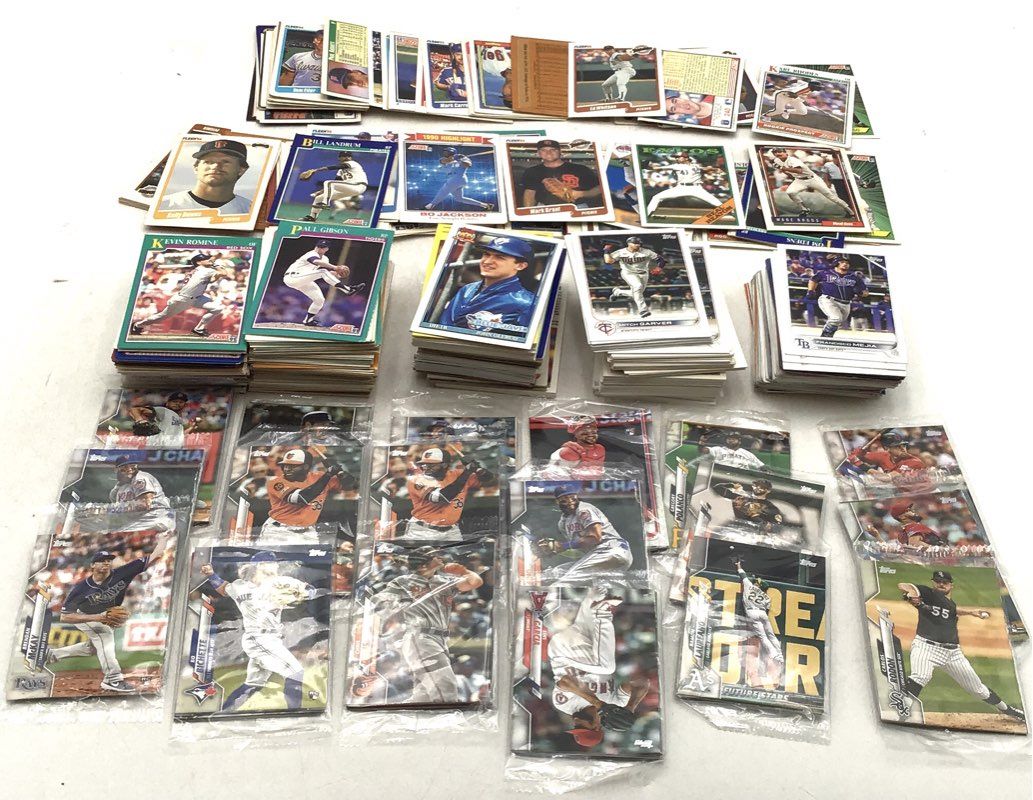 4.4 lbs. Lot of Baseball MLB Cards. Medium Box, Unsorted