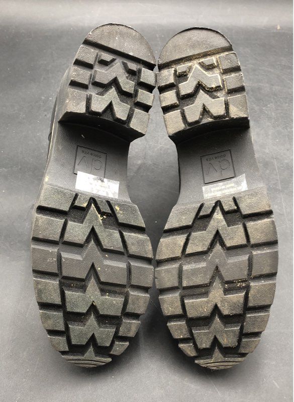 Dolce Vita Women's Black Ankle Boots - Size 5.5