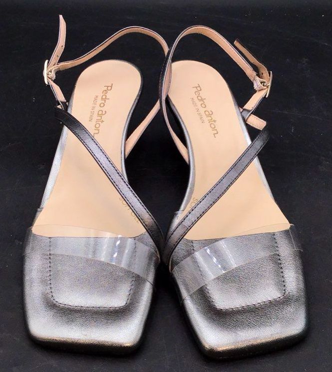 NIB Pedro Anton Women's Metallic Grey Leather Slingback Kitten Heels - Size 40