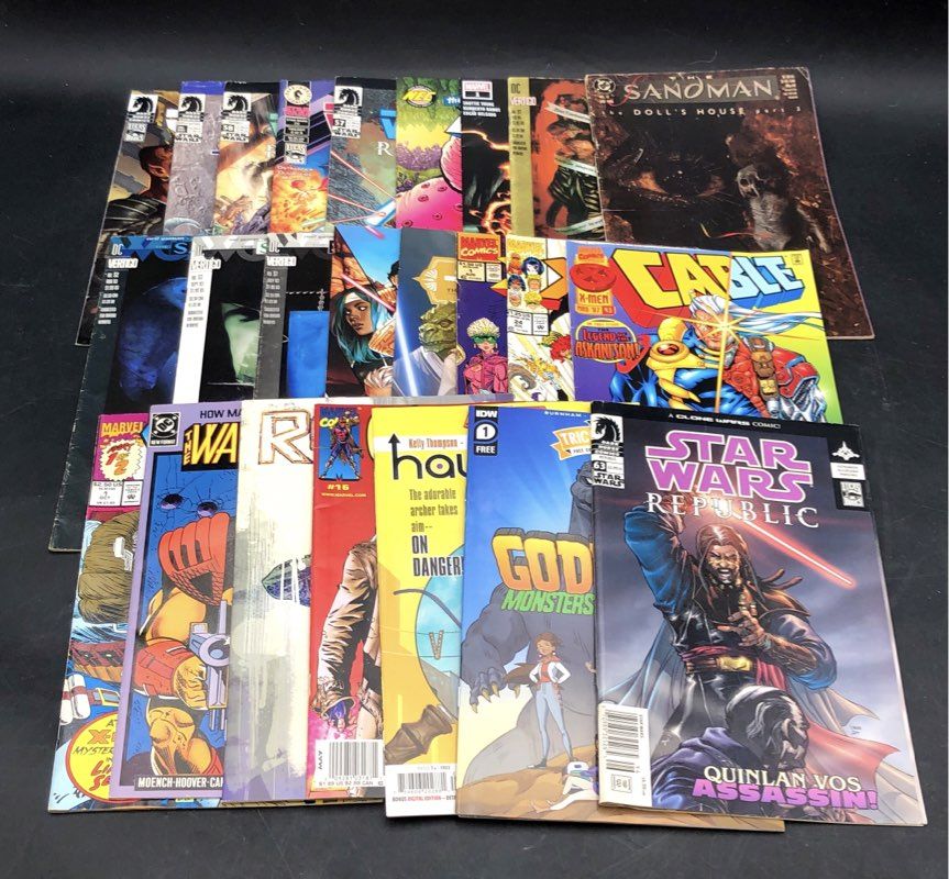 Comic Book Lot Marvel DC Dark Horse Modern Age Superhero Approx 25 Comics