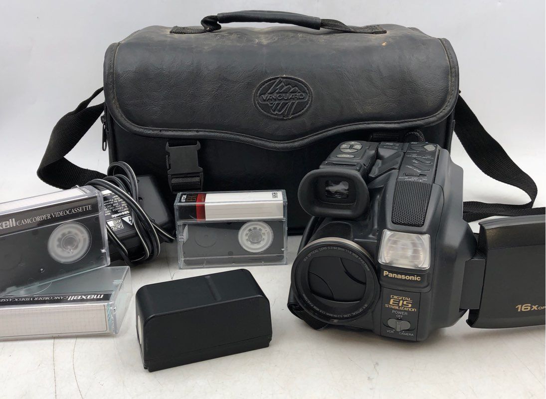 Panasonic Palmsight PV-L757 Black Handheld Camcorder W/Case &amp; Accessories