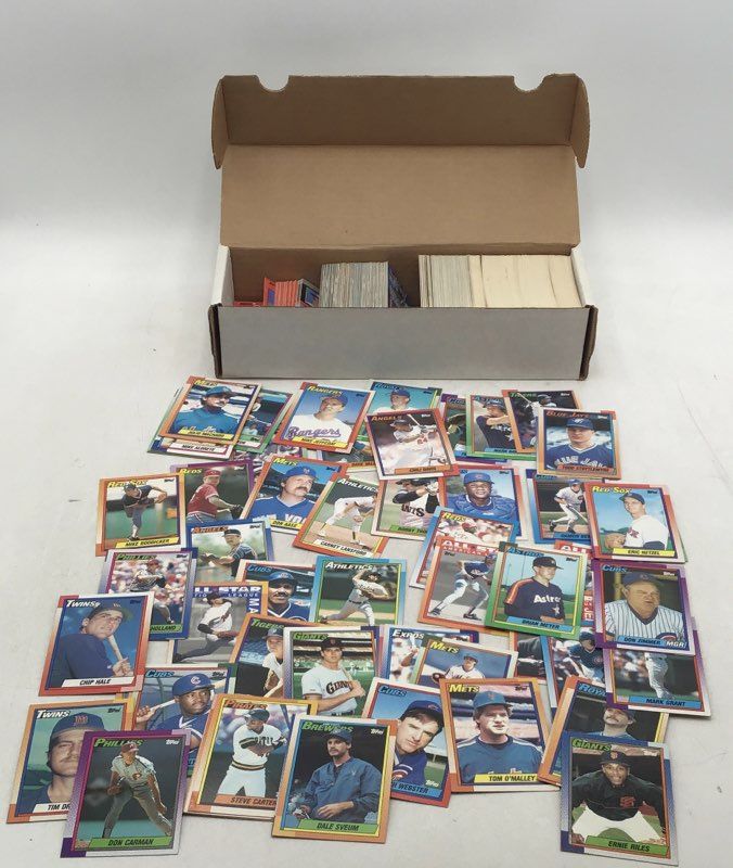 17.7 lbs. Lot of Baseball MLB Cards. Medium Box, Unsorted