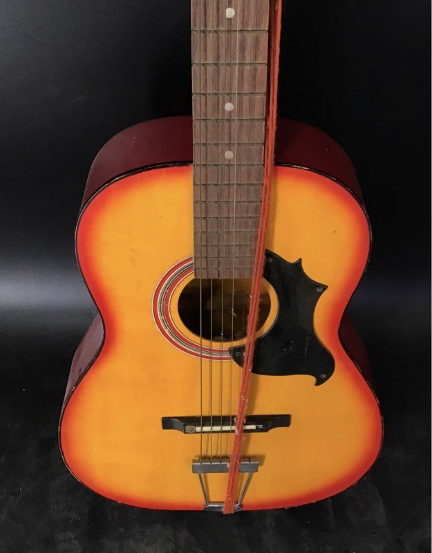 Vintage Parlor Acoustic Guitar 6-String Steel Reinforced Neck Sunburst Red