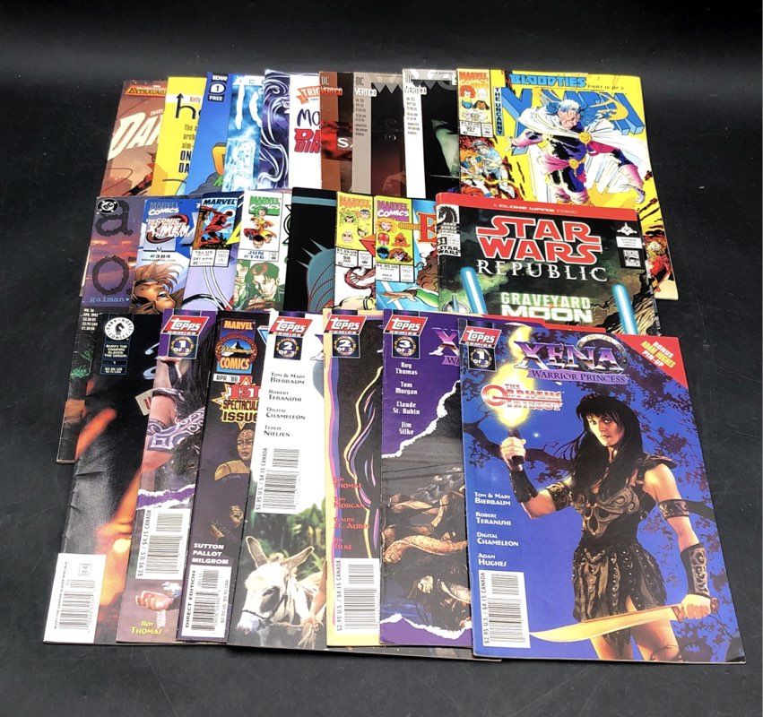 Comic Book Lot Marvel DC Vertigo Topps 1980s-Modern Superhero Approximately 25
