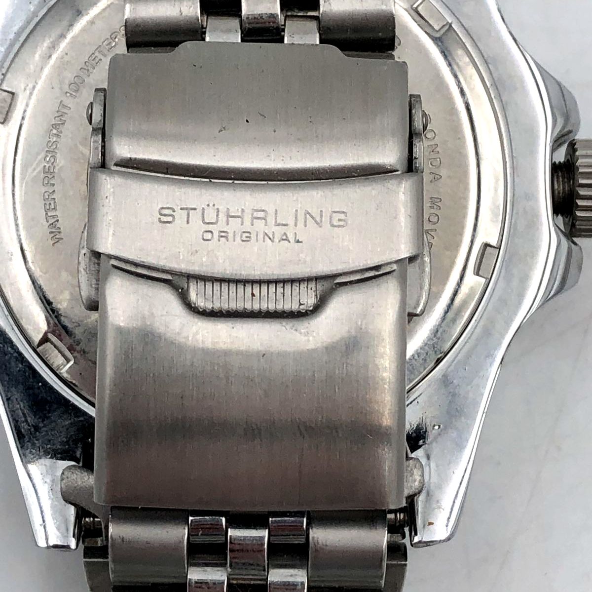 Stuhrling &#39;Aquadiver&#39; Men&#39;s Watch with Stainless Steel Band &amp; Black Dial (+COA)