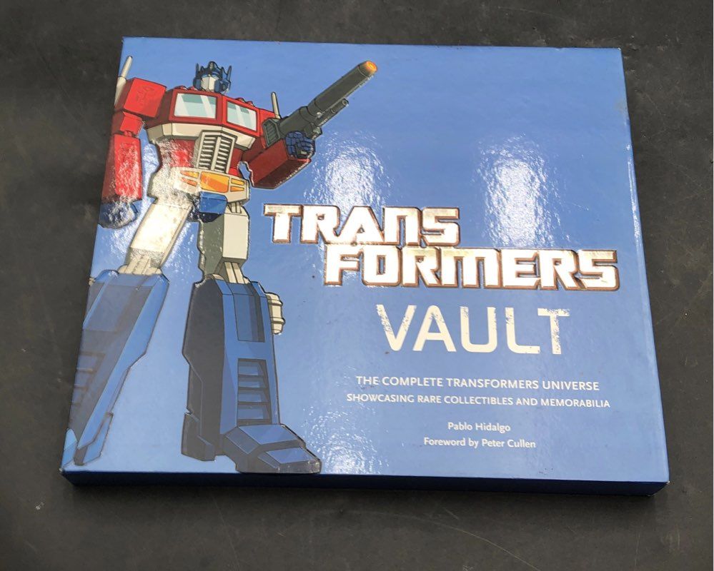 Transformers Book Lot Transformers Vault & The Ultimate Guide 2 Hardcovers