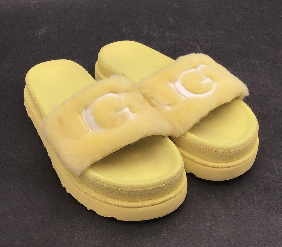 UGG Laton Fur Slide Pollen Yellow Platform Sandals Women's Size 7