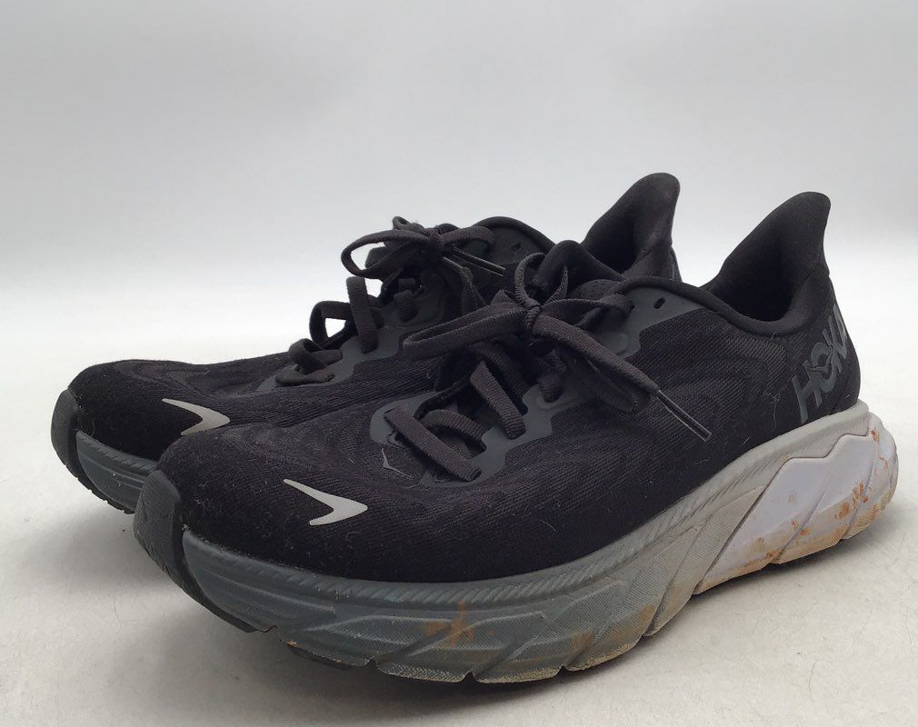 Hoka One One Women&#39;s Arahi 6 1123195 Black Low-Top Running Shoes - Size 8B