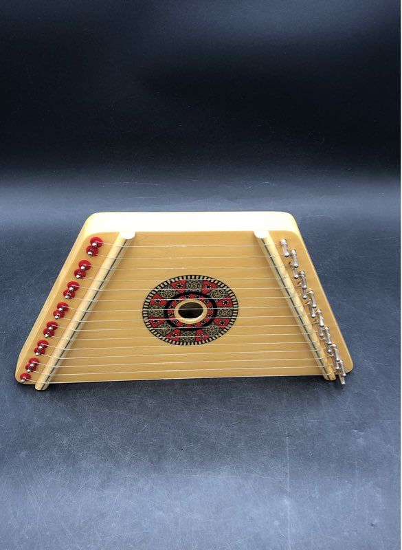 HearthSong Lap Harp Zither 15-String Romanian Made Natural Wood Finish w/ Case