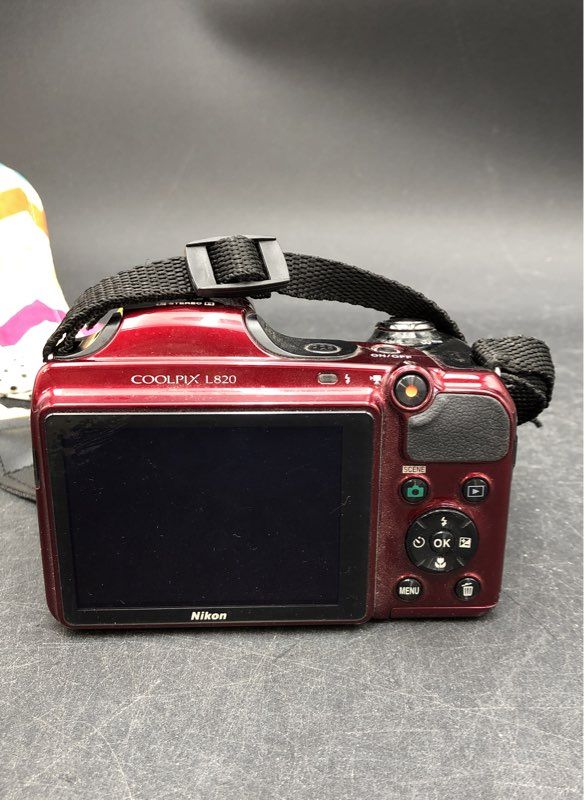 Nikon Coolpix L820 16.0 MP Digital Bridge Camera