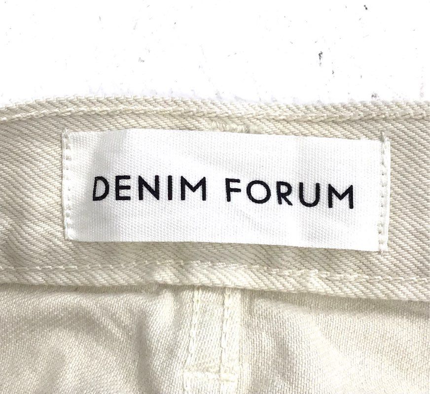 NWT Denim Forum Women's White Cotton Cargo Jeans - Size 29