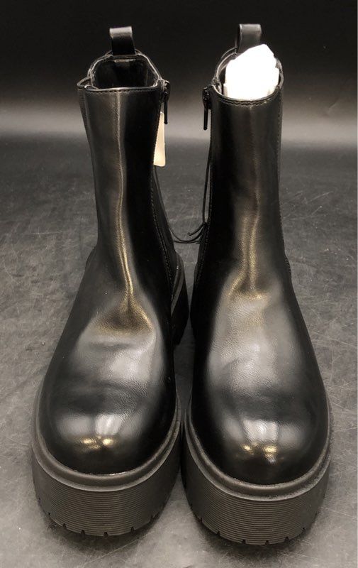 Arizona Jean Co. Platform Lug Sole Chelsea Boots Black Women's NWT Size 6