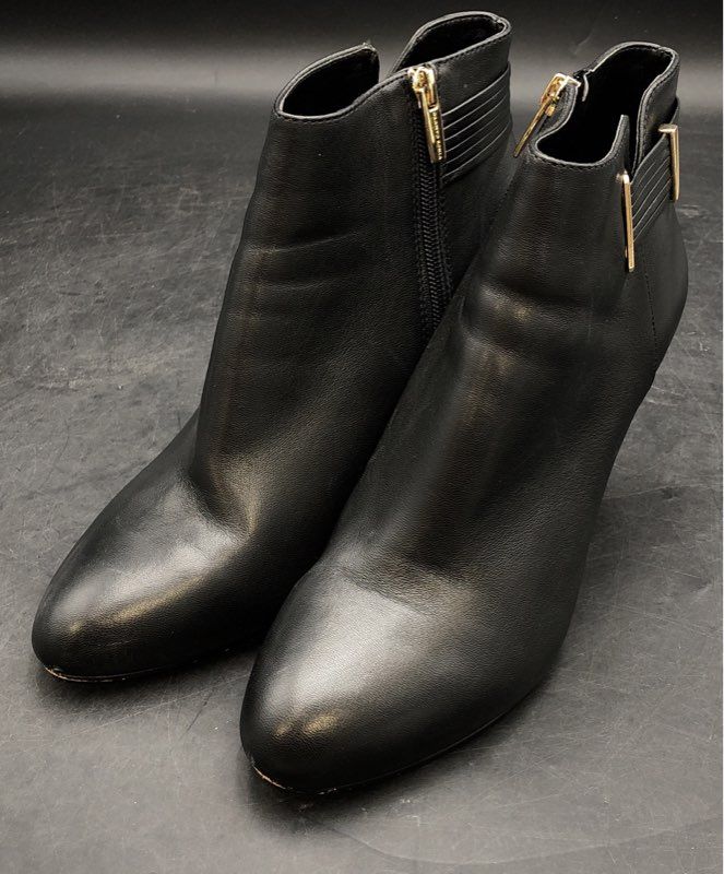 Vince Camuto Women's VC Vinisha Black Booties - Size 8.5M