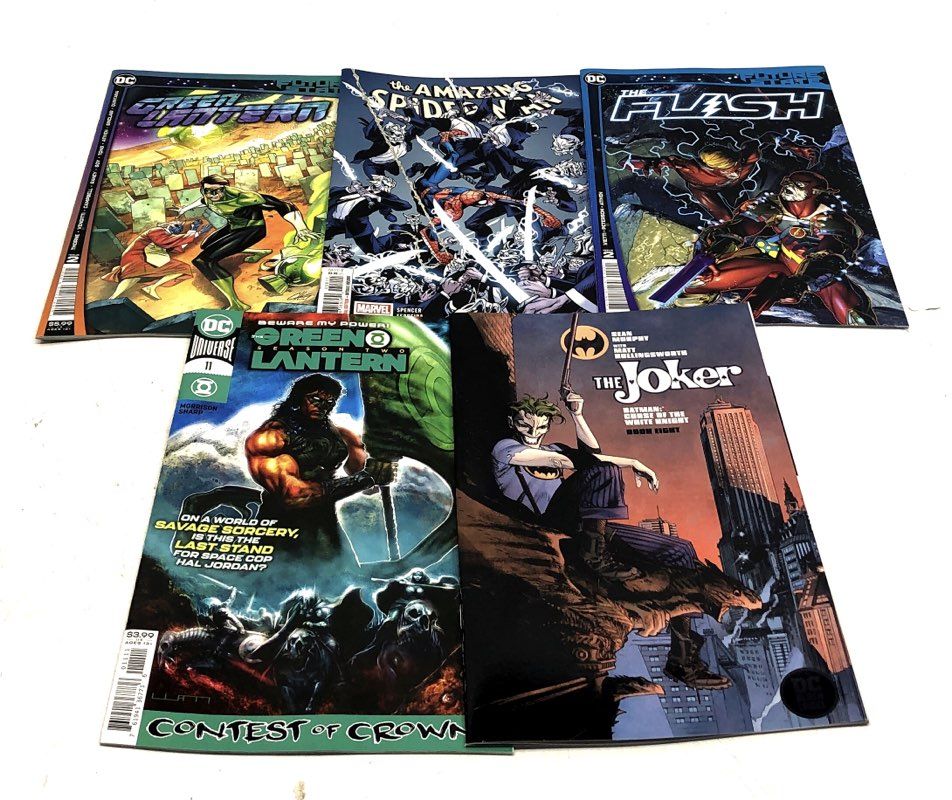 Marvel & DC Comic Book Lot Modern Age Superhero Batman Star Wars 21 Comics