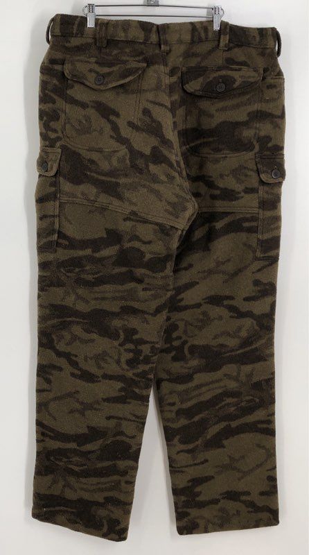 Columbia Men&#39;s Green Camouflage Straight Leg Cargo Pants - Size 40