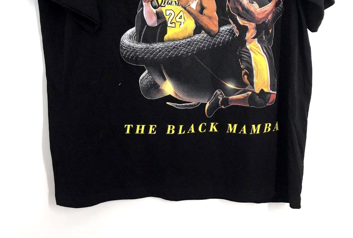 Kobe Bryant The Black Mamba Legend Forever Graphic T-Shirt Shaka Wear Sz XL
