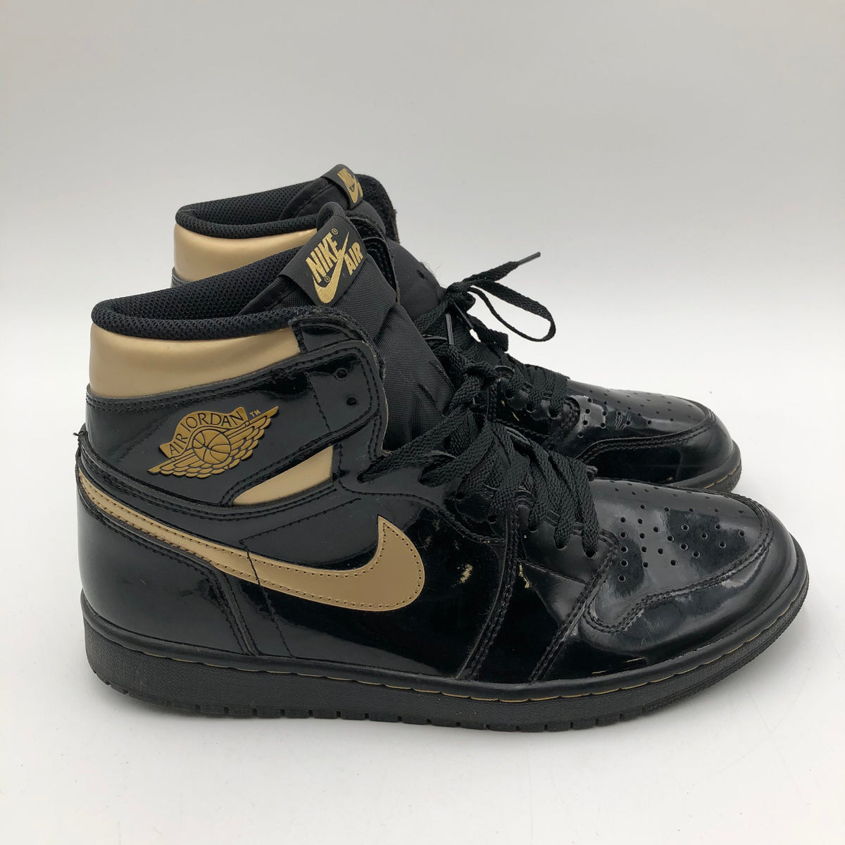 Nike Air Jordan 1 Retro High OG Black Metallic Gold Sneakers Size 10 COA