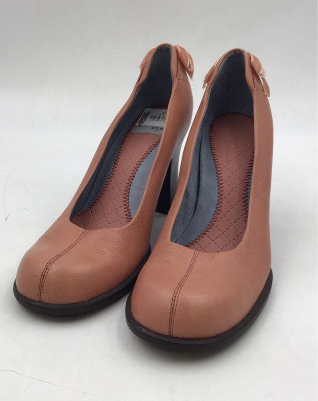 Indigo By Clarks Women s Brown Leather Slip On Block Pump Heels Size 7M