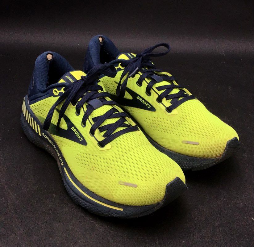 Brooks Men's Adrenaline Gts 22 Green Athletic Shoes - Size 7.5