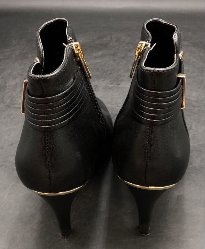 Vince Camuto Women's VC Vinisha Black Booties - Size 8.5M