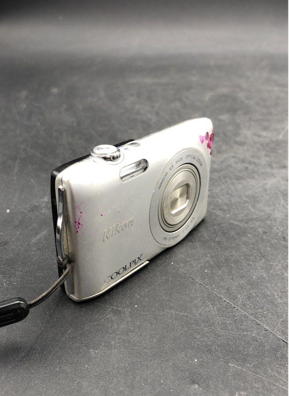 Nikon Coolpix S3200 6X Wide Optical Zoom Digital Camera