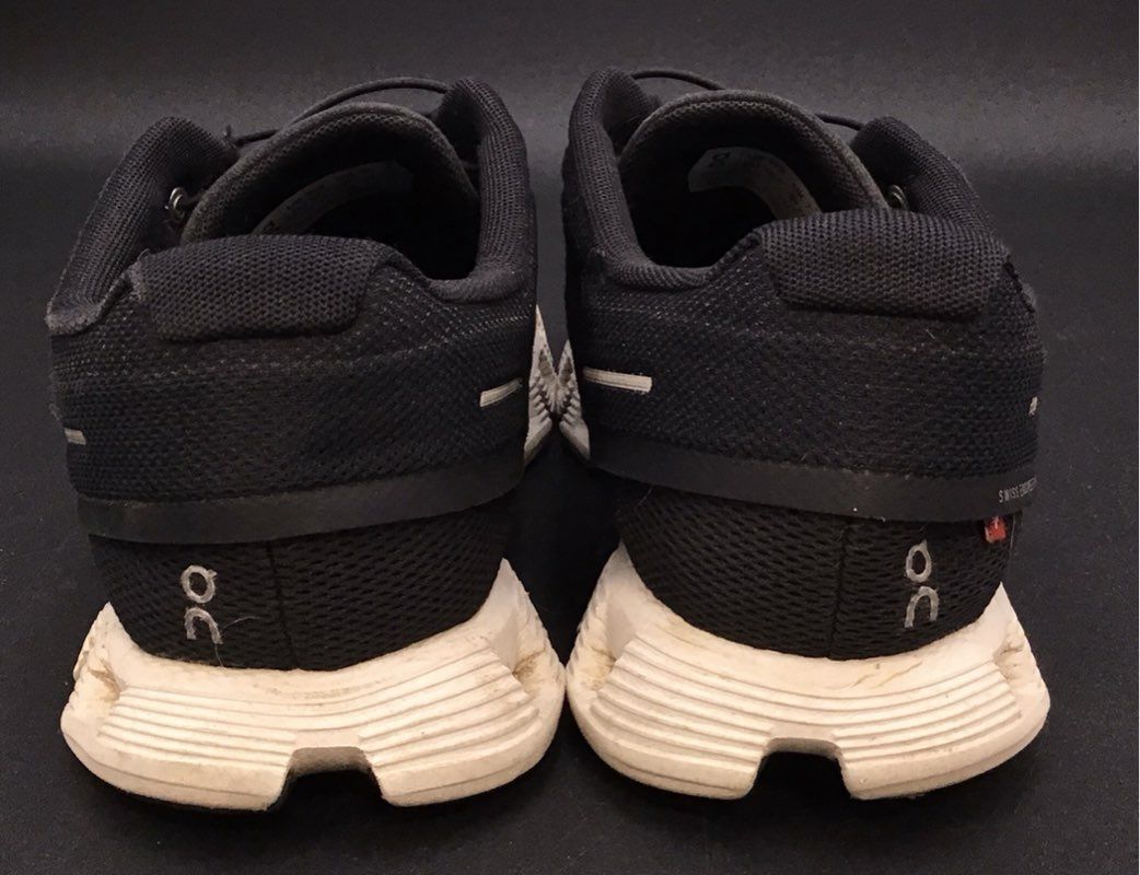 On Cloud Women&#39;s 5 59.98904 Black Running Shoes - Size 9