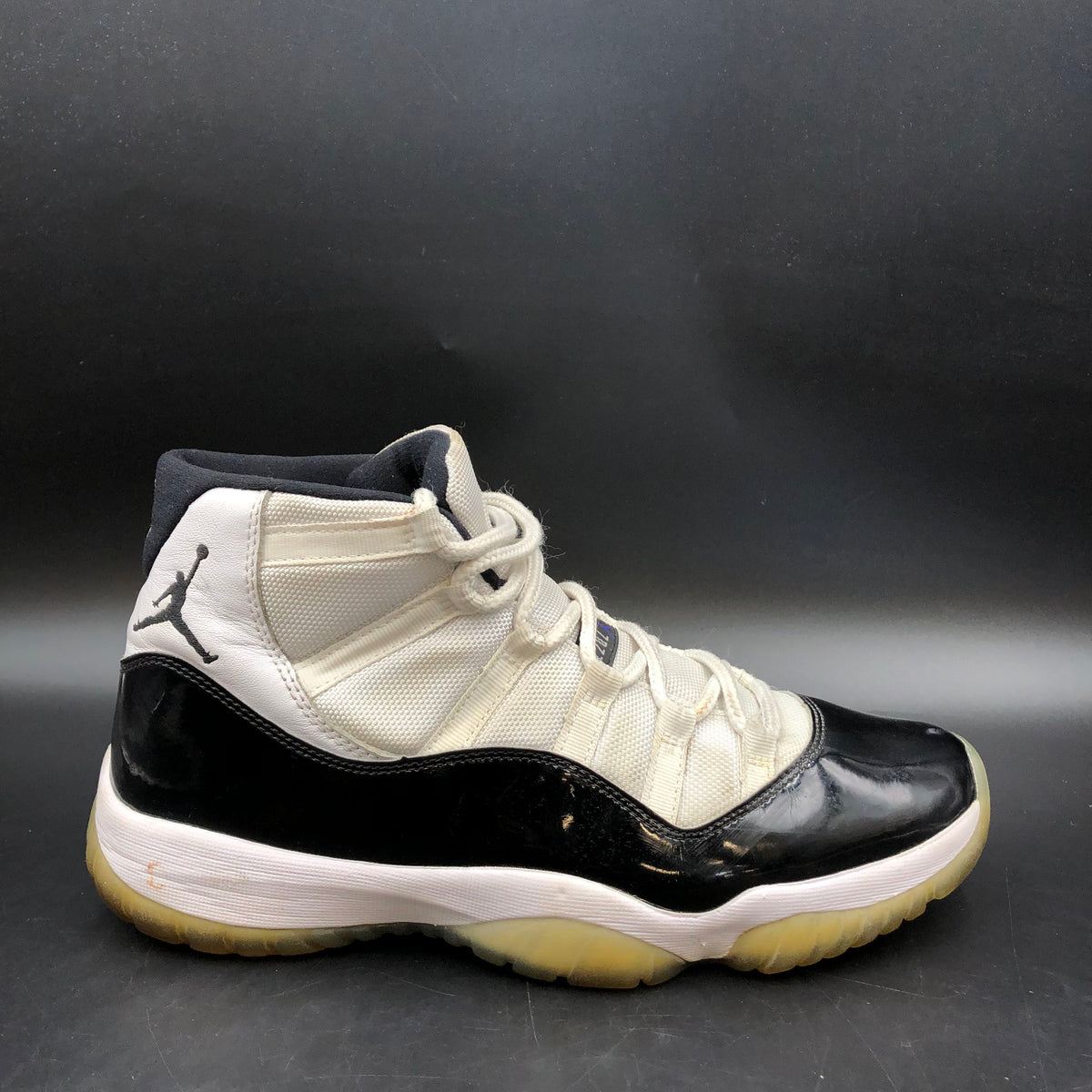 Nike Air Jordan 11 Retro Concord White Black 2018 Sneakers Size 9.5 COA