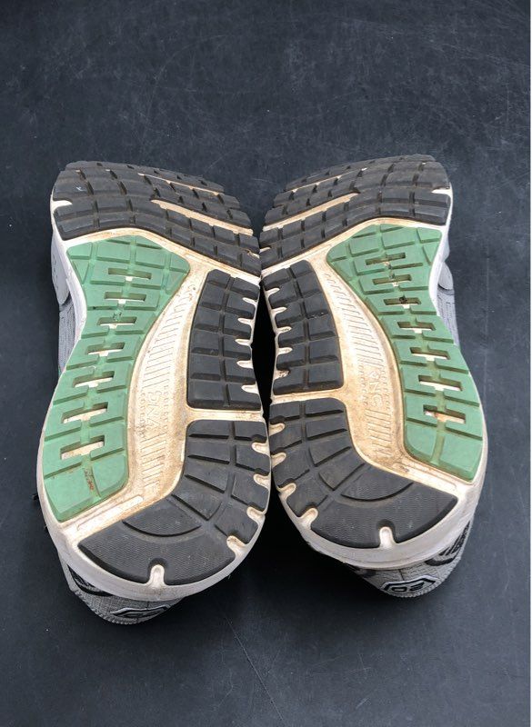 Brooks Women's Ariel 20 Gray Green Athletic Shoes - Size 10